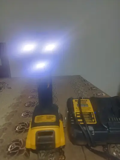 Taladro atornillador inalámbrico DeWalt - miniatura 4