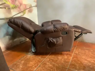 Sillón reclinable de cuero café - miniatura 3