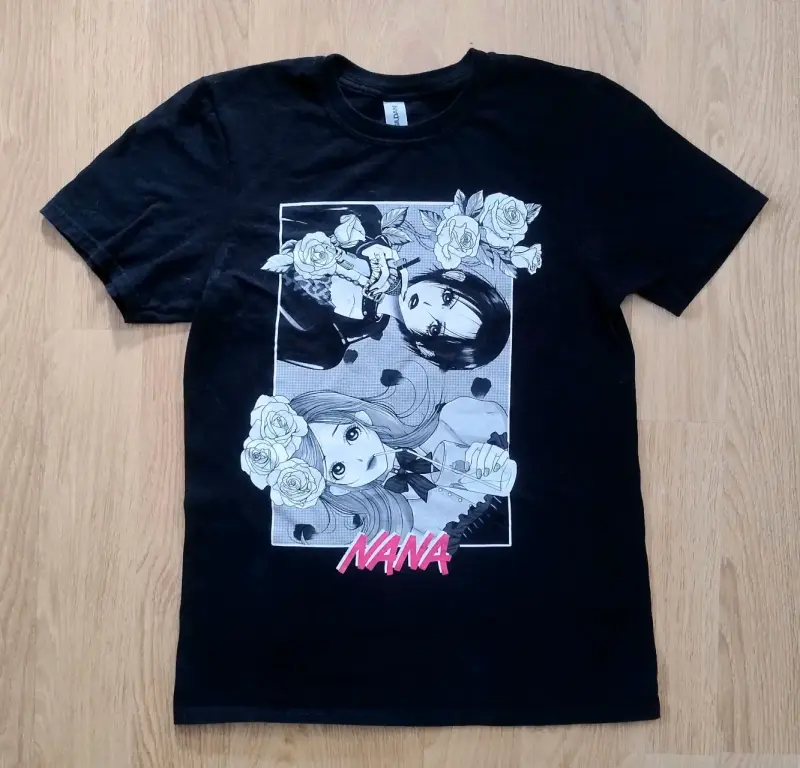 Polera negra con diseño NANA - 2