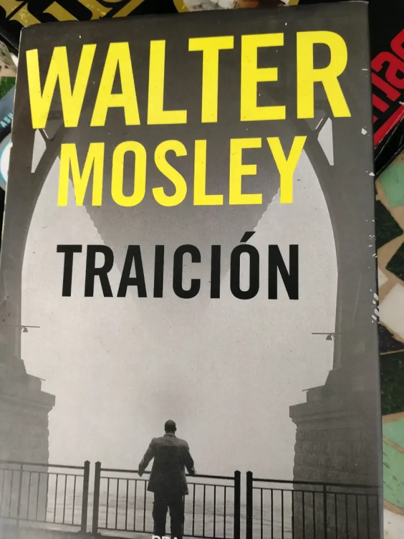 Libro 'Traición' de Walter Mosley