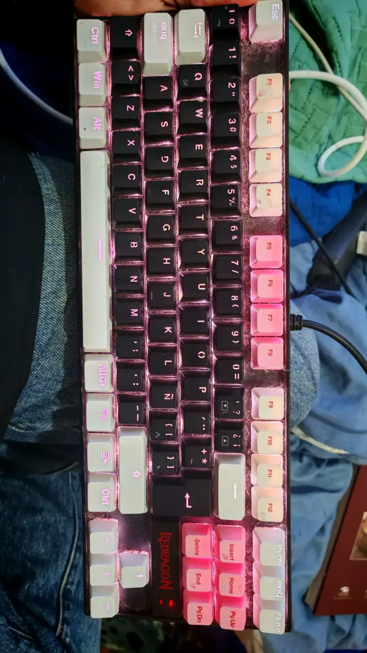 Teclado mecánico Redragon retroiluminado - 1