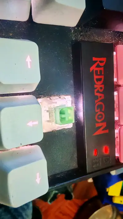 Teclado mecánico Redragon retroiluminado - miniatura 2