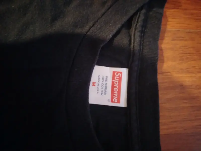 Polera negra Supreme M - 1