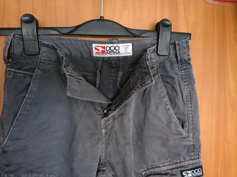 Bermuda cargo gris oscuro niño - 2