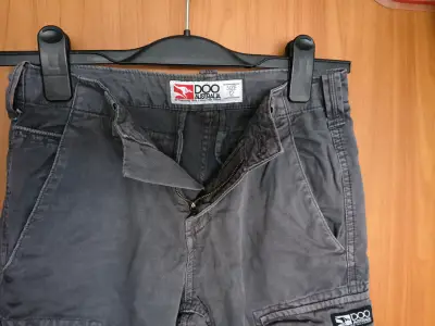 Bermuda cargo gris oscuro niño - miniatura 2