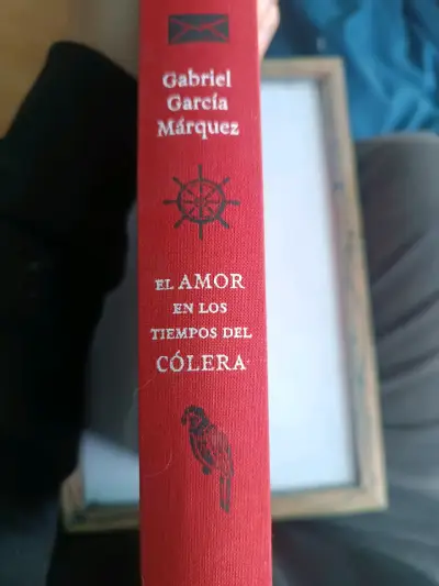 Libro 'El amor en los tiempos del cólera' - miniatura 2