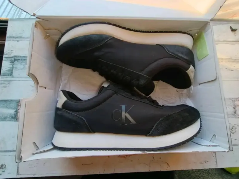 Zapatillas negras marca CK - 3