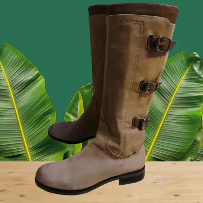 Botas de cuero con hebillas - miniatura 1