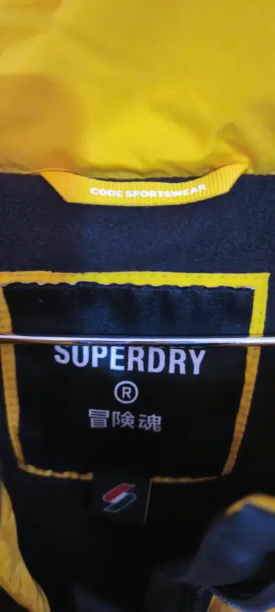 Chaqueta amarilla acolchada. SUPERDRY - miniatura 2