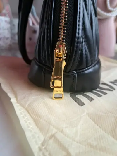 Bolso negro acolchado Miu Miu - miniatura 2