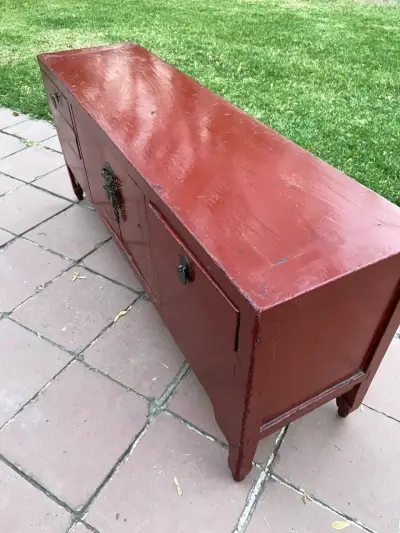 Mueble de madera rojo vintage - miniatura 3