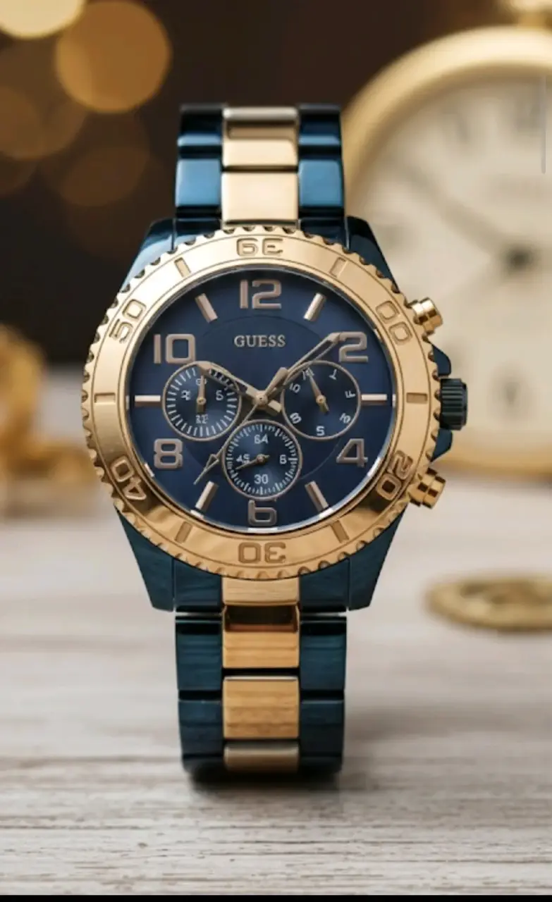 Reloj Guess azul y dorado - 1
