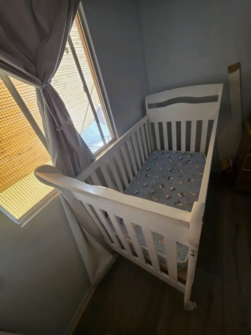 Cuna de madera blanca - 2