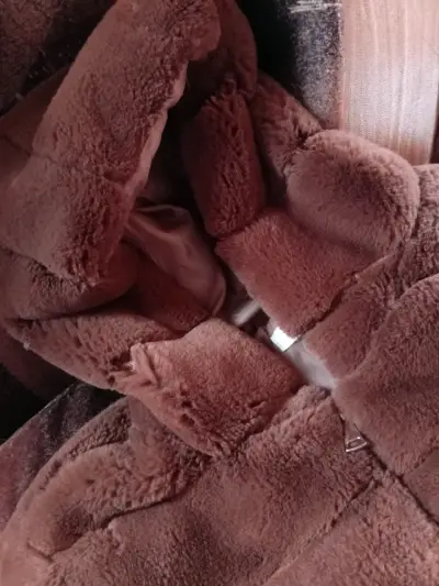 Chaqueta de peluche café - miniatura 2