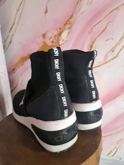 Zapatillas negras deportivas DKNY talla 38 - miniatura 3