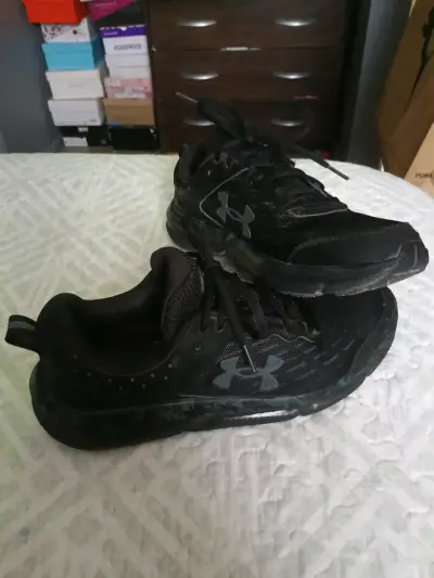 Zapatillas negras deportivas - miniatura 1