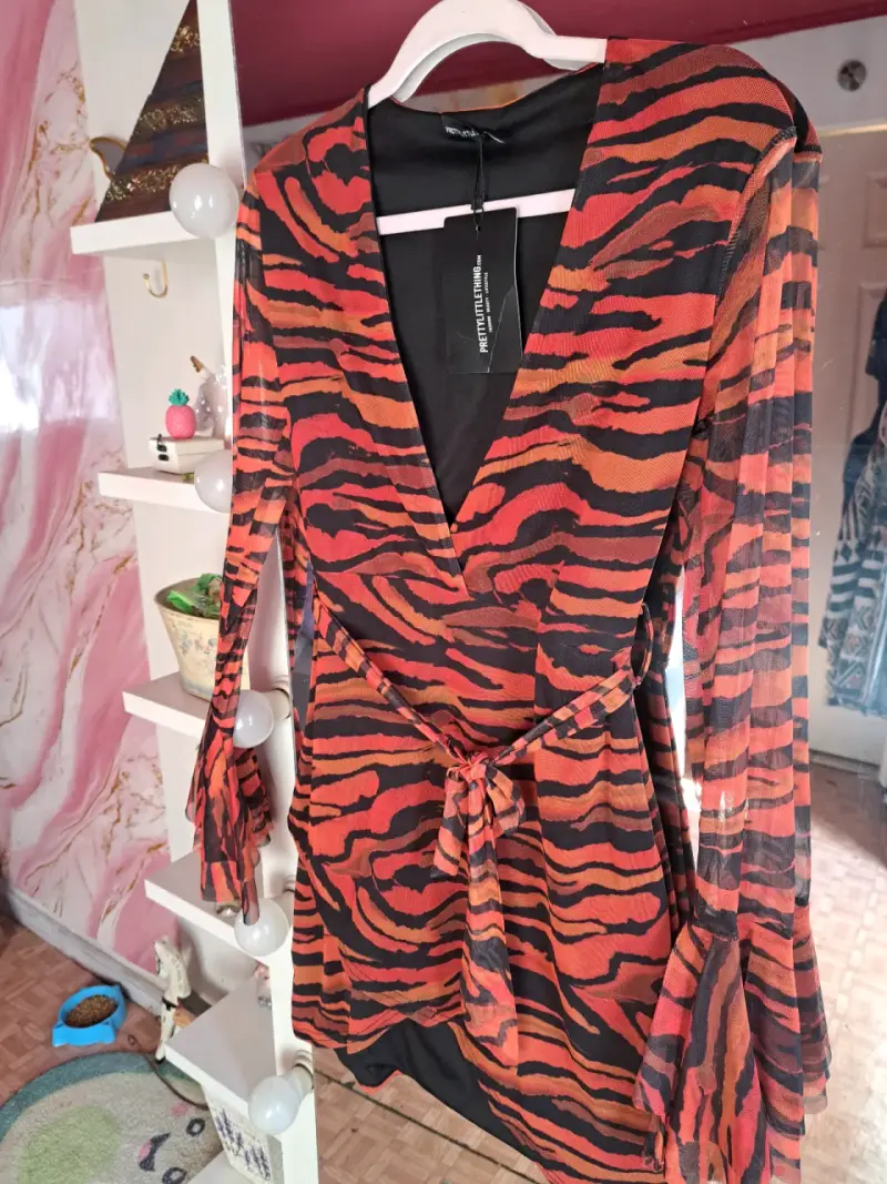 Vestido corto animal print talla M - 2