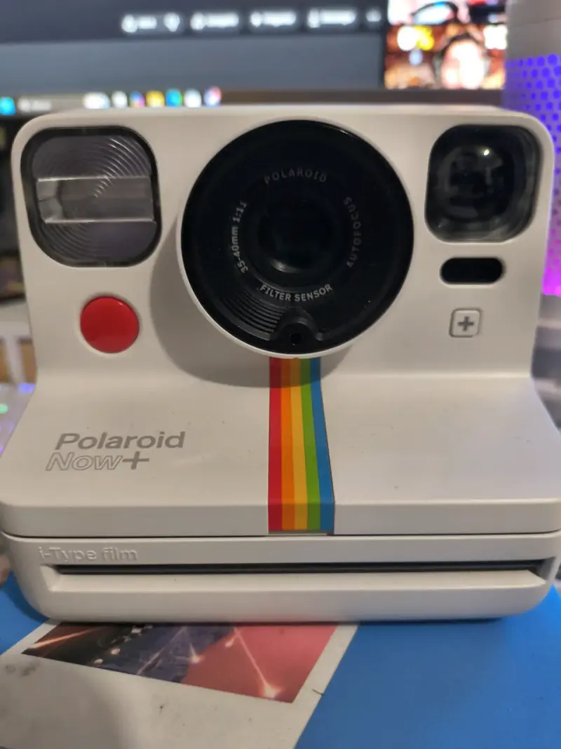Camara polaroid now+ - 2