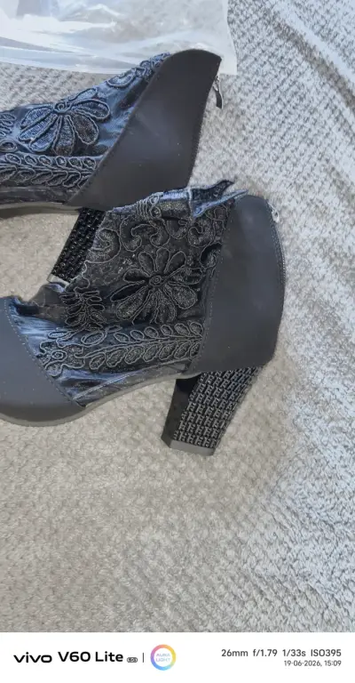 Botines negro y blanco - miniatura 1