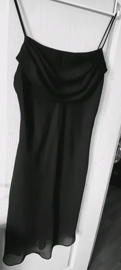 Vestido de fiesta, casual o formal - miniatura 1