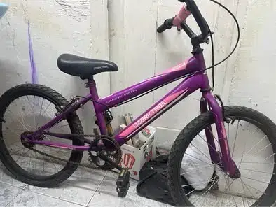 Bicicleta en poco uso casi nuevo en muy buen estad - miniatura 1