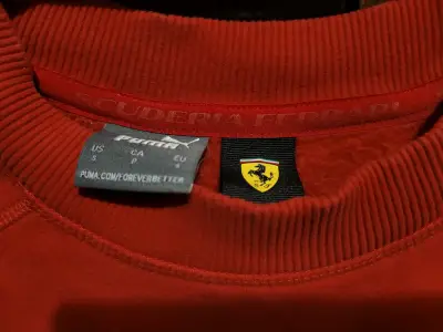 Poleron Ferrari puma rojo - miniatura 2