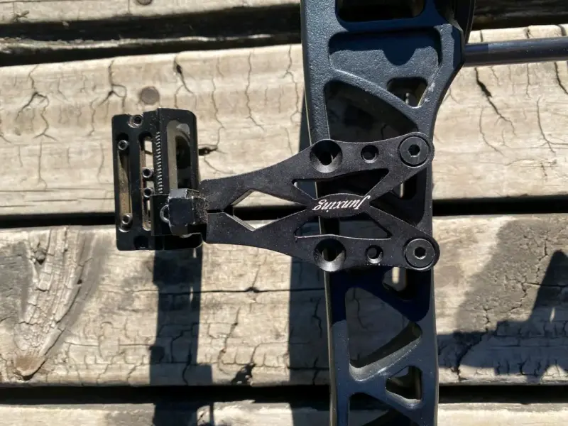 Arco compuesto Junxing M128 y flechas - 6