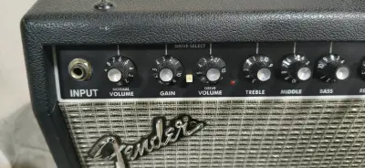 Amplificador Fender F25 - miniatura 3
