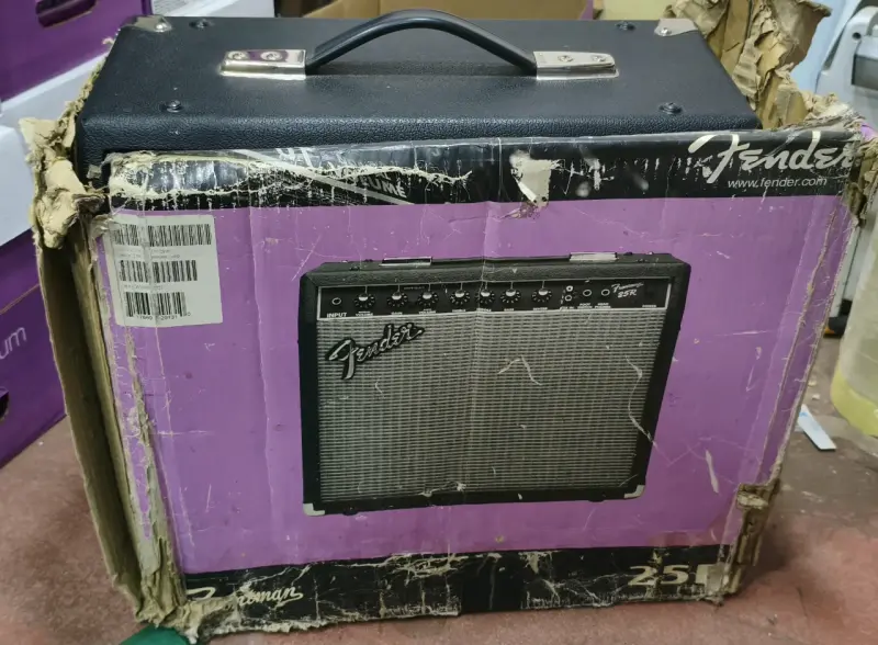 Amplificador Fender F25 - 6