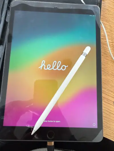iPad 8.ª Generación Space Gray + Apple Pencil (1.ª - miniatura 1