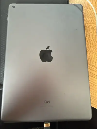iPad 8.ª Generación Space Gray + Apple Pencil (1.ª - miniatura 3