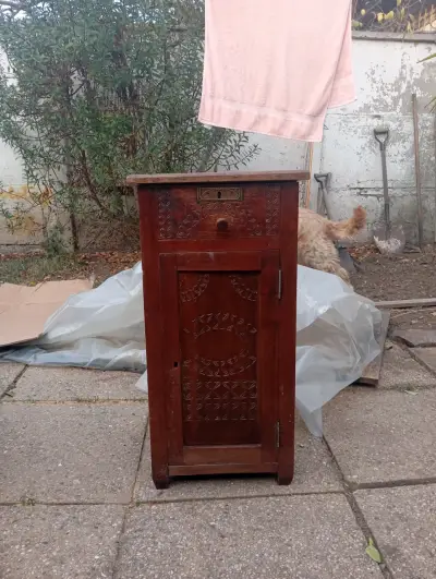 Mueble vinero con llaves - miniatura 1