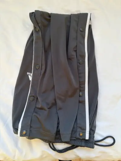 Pantalón Adidas gris oscuro a - miniatura 2