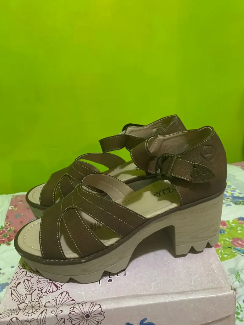 Sandalias con tacón - 2