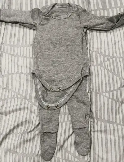Ropa de bebe recién nacido - miniatura 1