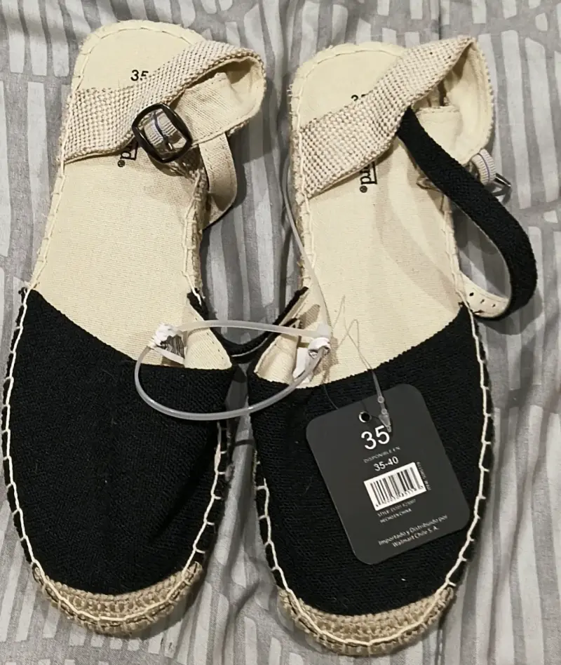 Ropa y chalas - 1