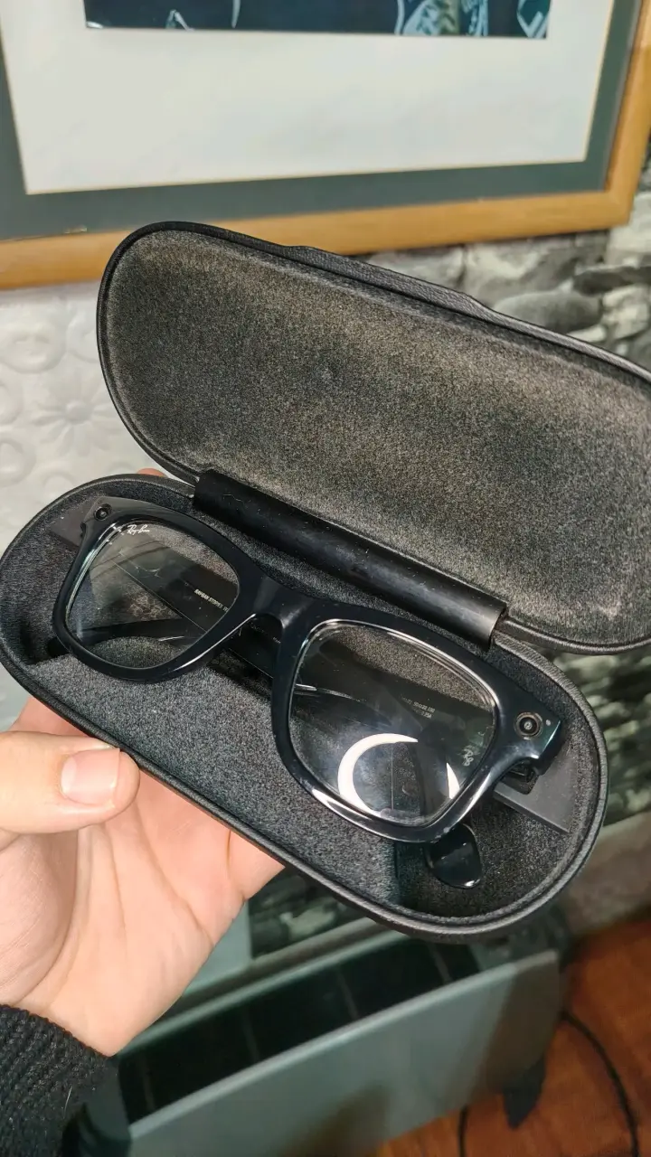 Rayban meta stories transition - 1