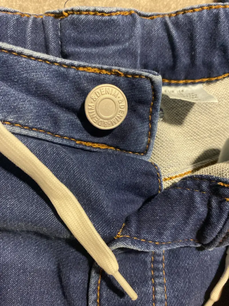 Jeans azul con elástico y cordón - 4