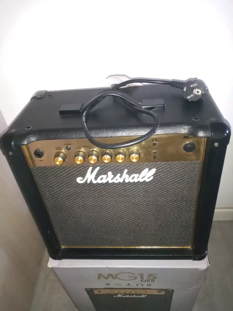 Amplificador Marshall + Pedal Overdrive Joyo - 1