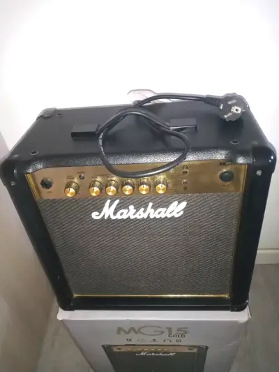 Amplificador Marshall + Pedal Overdrive Joyo - miniatura 1