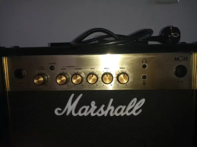 Amplificador Marshall + Pedal Overdrive Joyo - 2