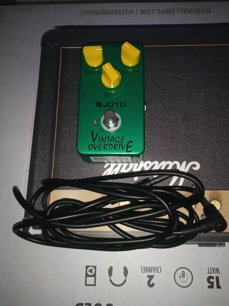 Amplificador Marshall + Pedal Overdrive Joyo - 4