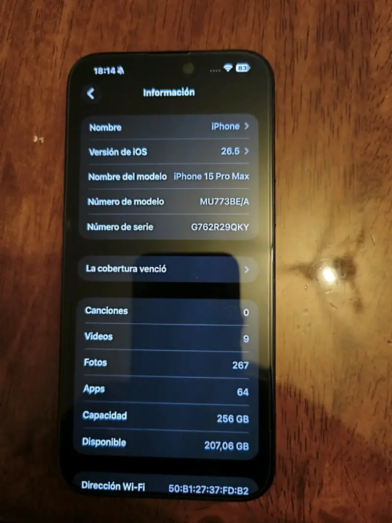 Teléfono móvil y reloj en caja - 5