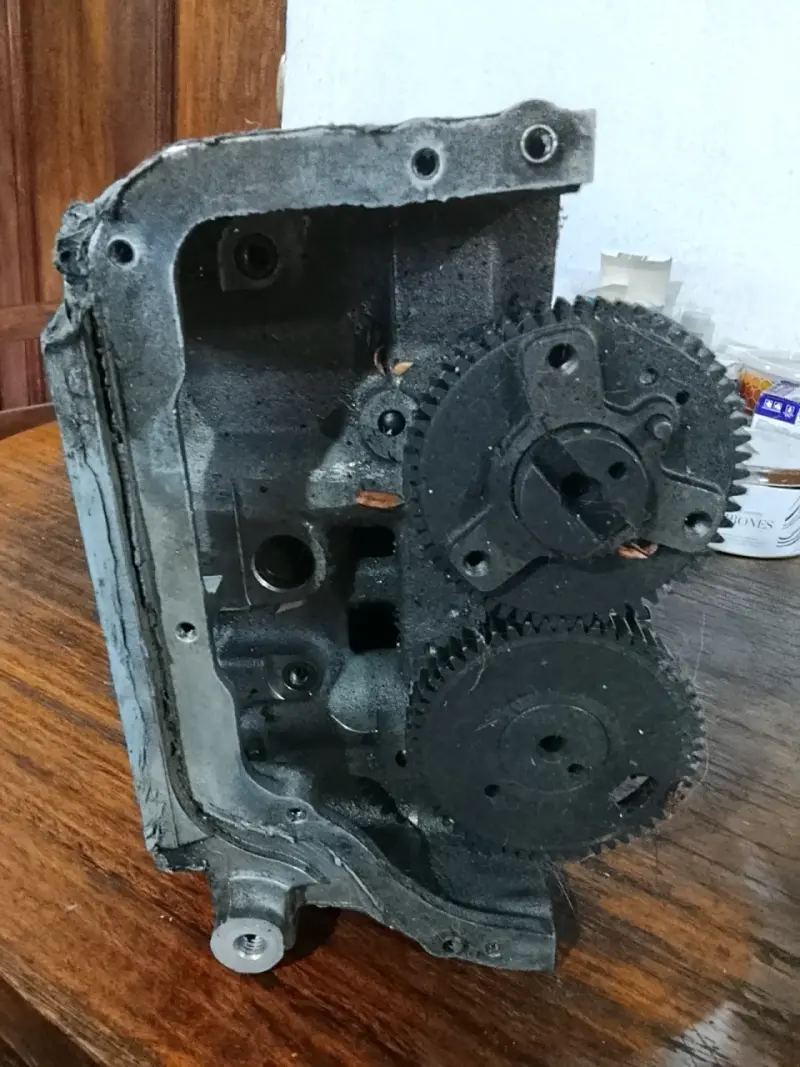 Culata de motor usada camioneta pickup ssang Yong - 4