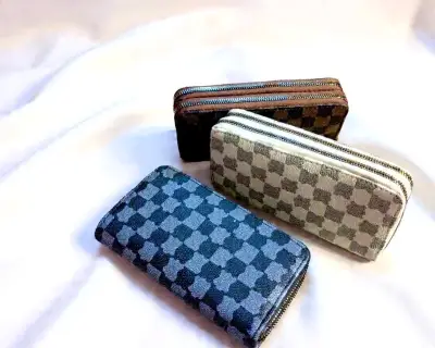 Set de billeteras con diseño Louis Vuitton - miniatura 1