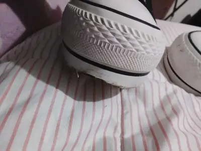 Zapatillas negras con cordones  blancos - miniatura 4