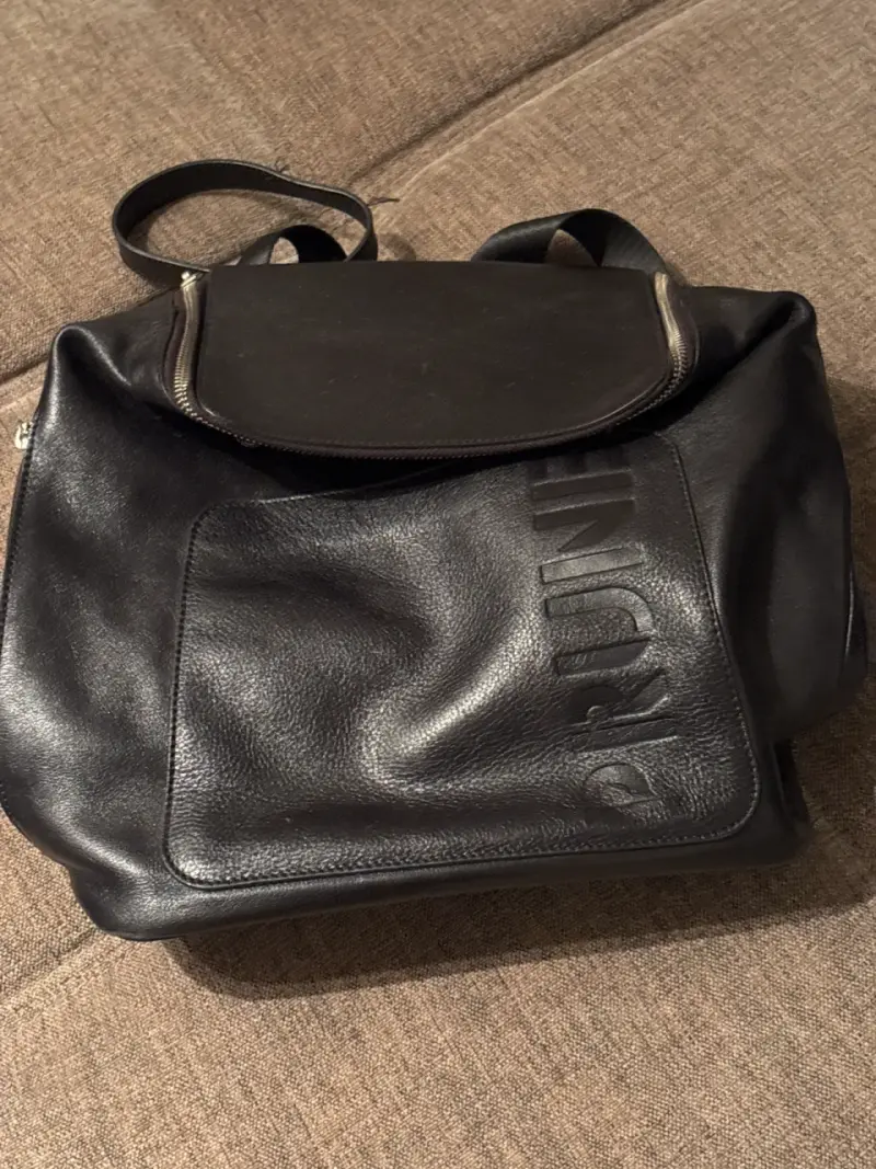 Mochila negra elegante