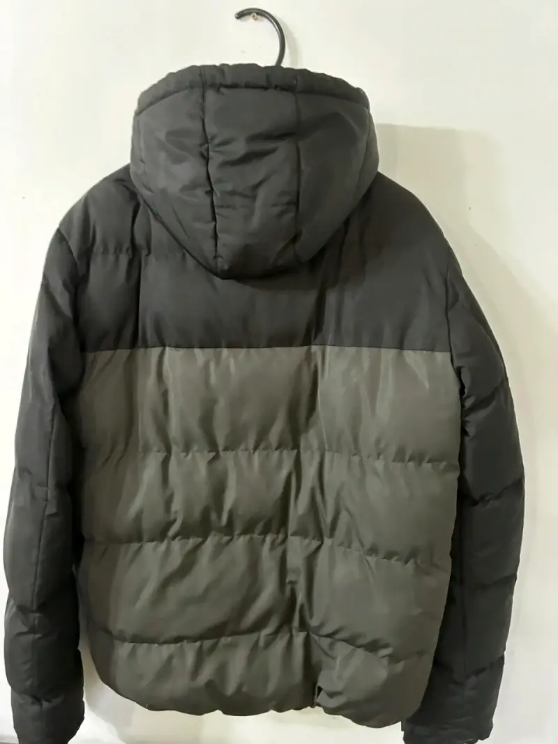 Parka de invierno con cierre color negro y gris - 2