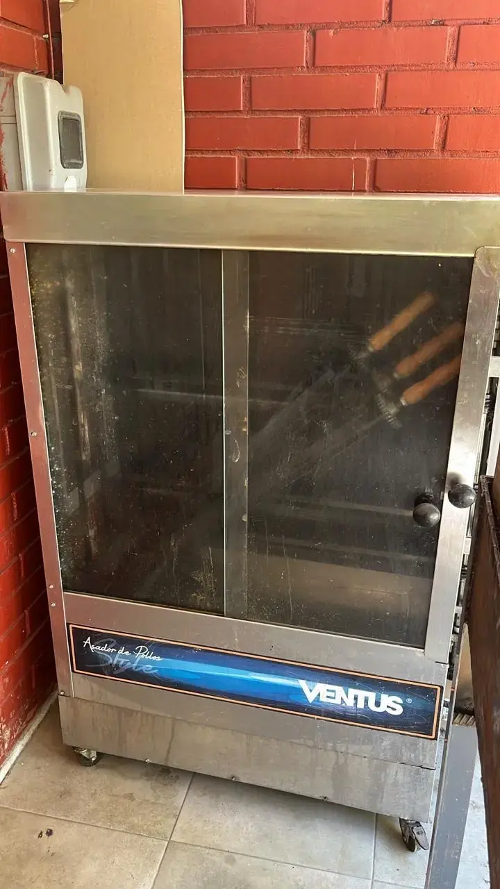 Asador de pollos Ventus usado