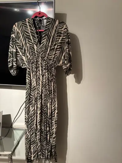 Vestido estampado hojas blanco y verde - miniatura 1